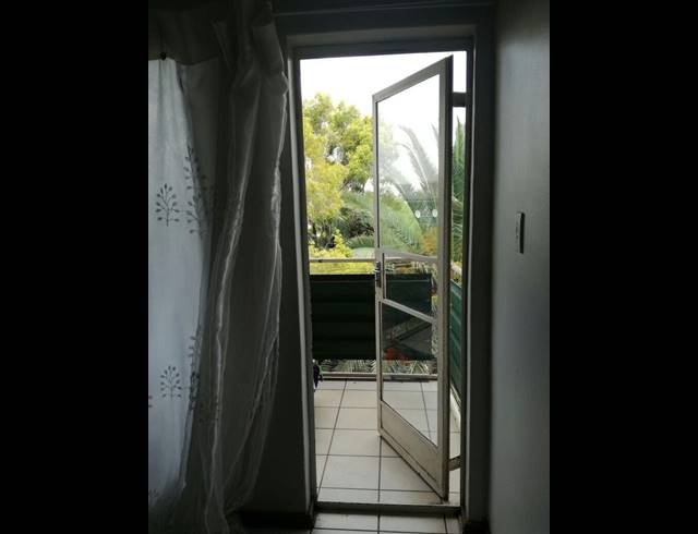 2 BEDROOM APARTMENT SOLD IN VANDERBIJLPARK CE 2